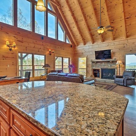 Pigeon Forge Cabin With Brand New Hot Tub And Views! Sevierville Extérieur photo