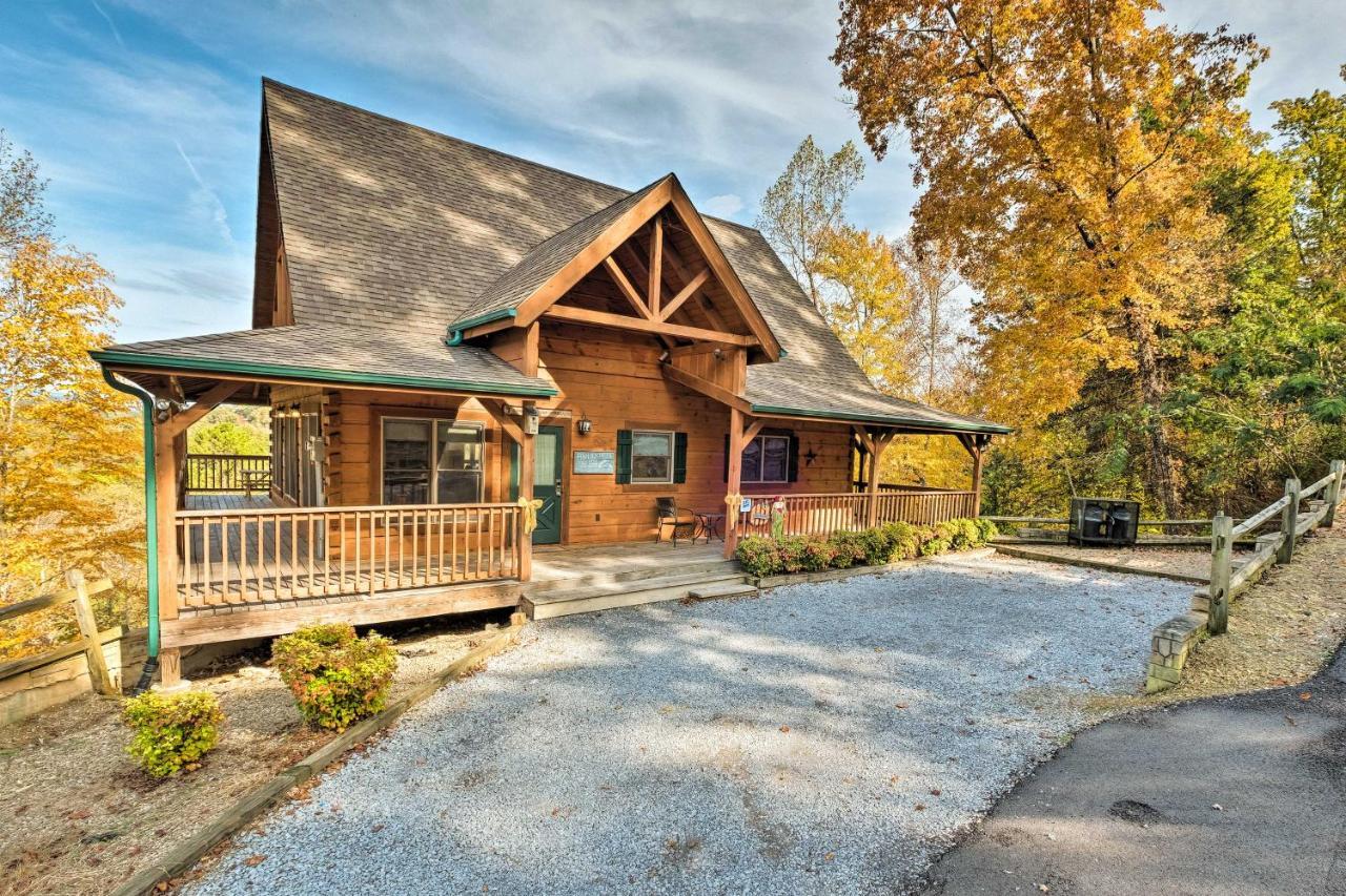 Pigeon Forge Cabin With Brand New Hot Tub And Views! Sevierville Extérieur photo
