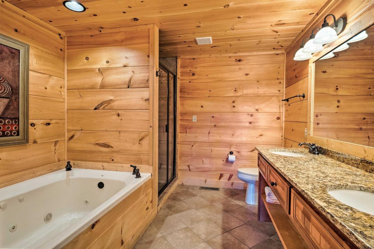 Pigeon Forge Cabin With Brand New Hot Tub And Views! Sevierville Extérieur photo