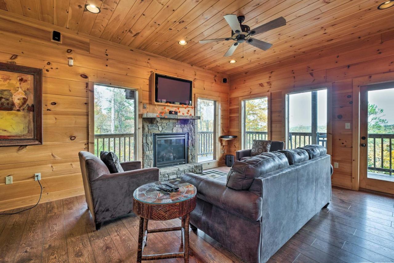 Pigeon Forge Cabin With Brand New Hot Tub And Views! Sevierville Extérieur photo