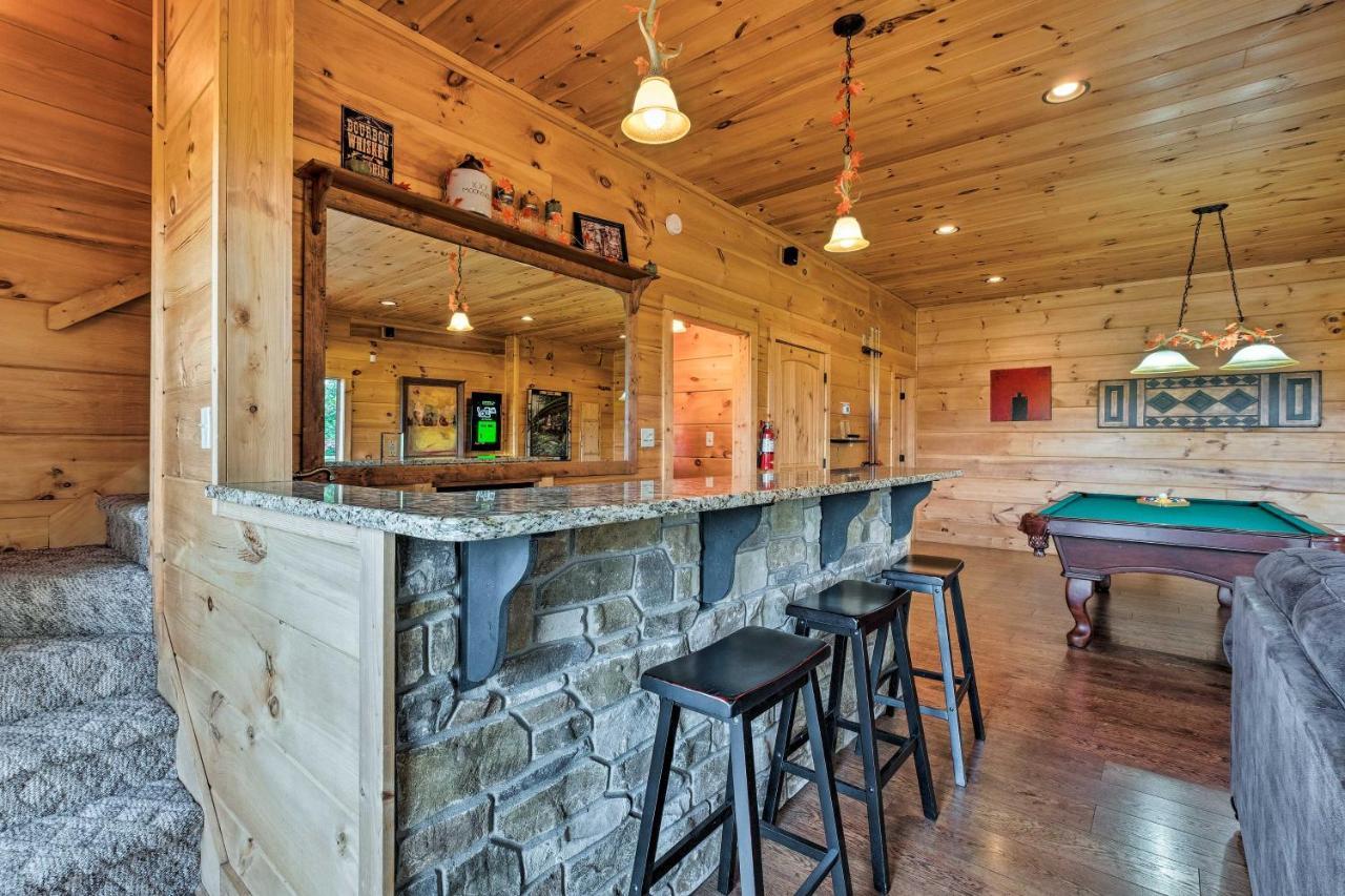 Pigeon Forge Cabin With Brand New Hot Tub And Views! Sevierville Extérieur photo