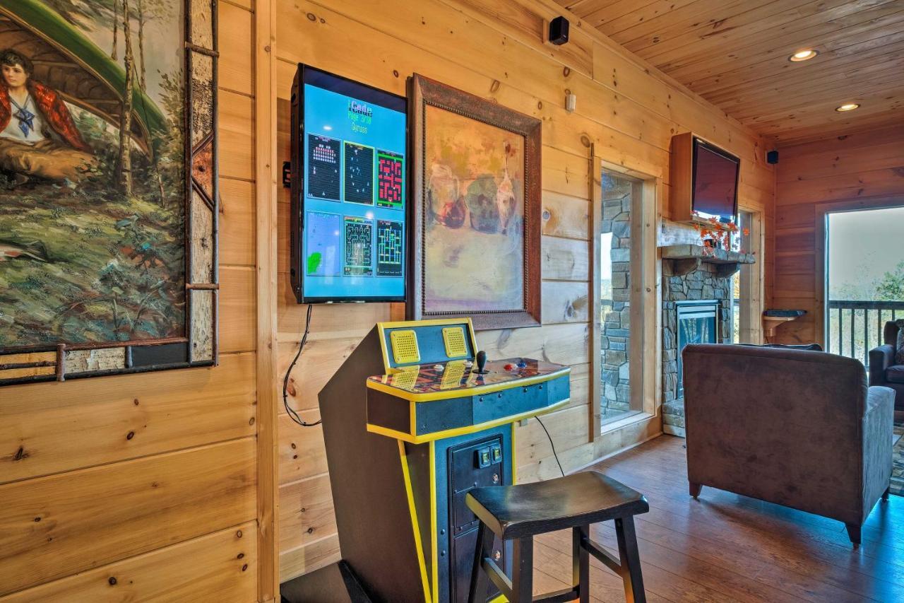 Pigeon Forge Cabin With Brand New Hot Tub And Views! Sevierville Extérieur photo