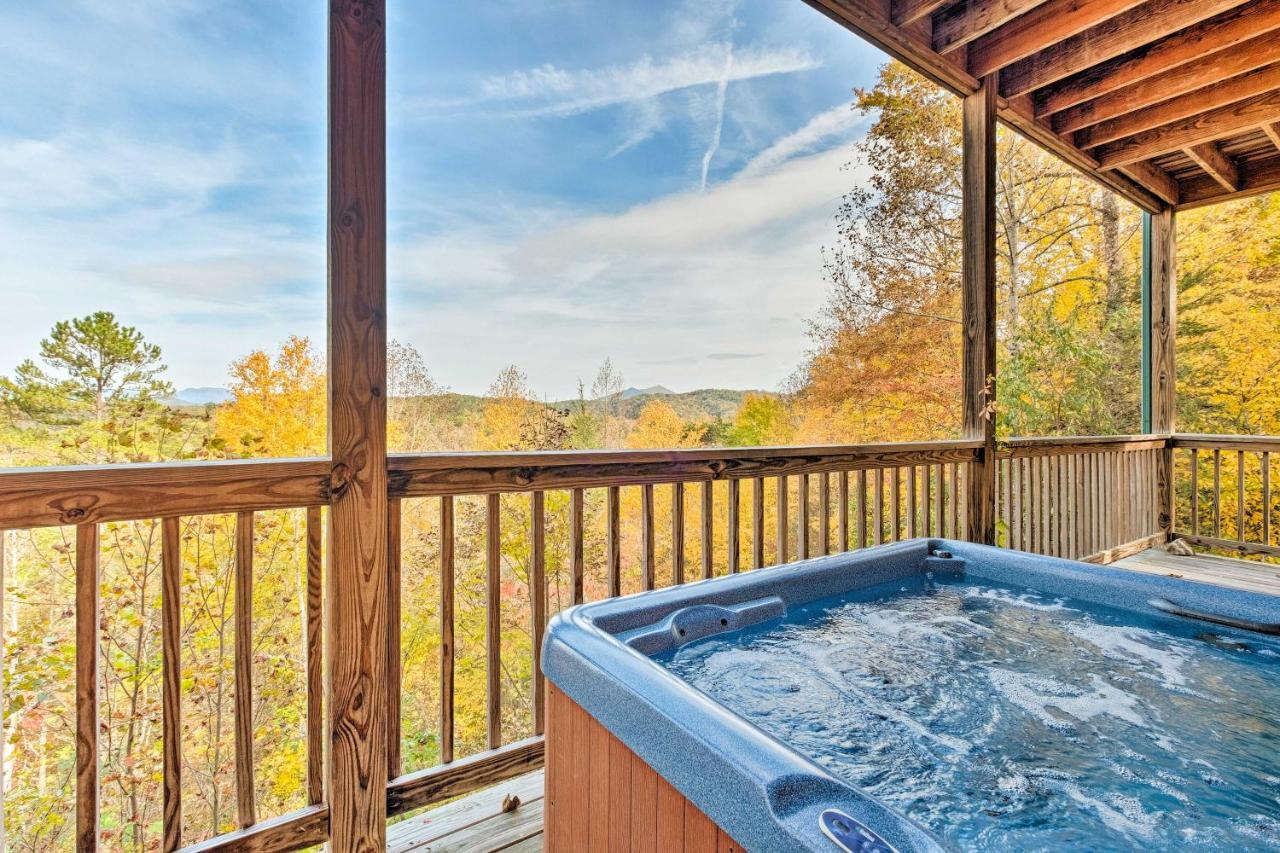 Pigeon Forge Cabin With Brand New Hot Tub And Views! Sevierville Extérieur photo