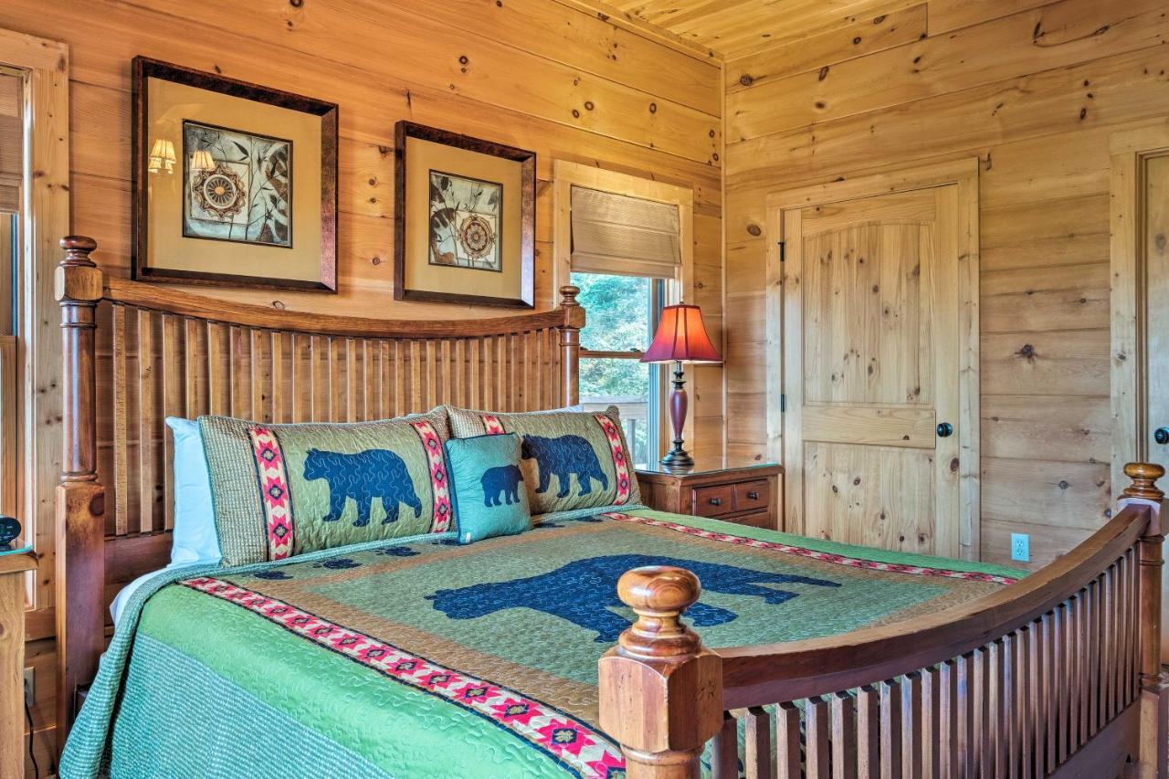 Pigeon Forge Cabin With Brand New Hot Tub And Views! Sevierville Extérieur photo